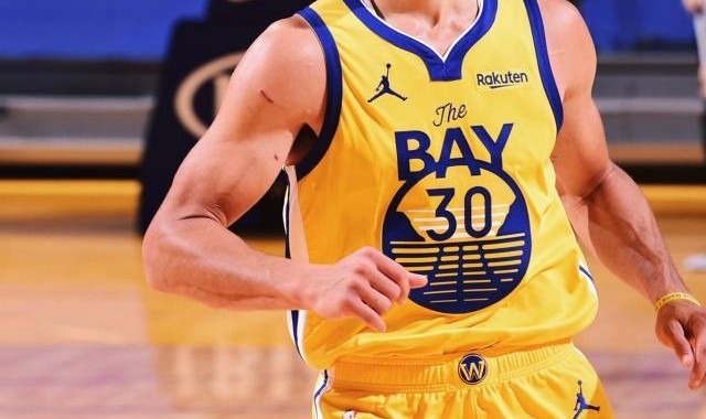 天下彩-62分！库里重启日天模式！勇士想赢球这并非最优解